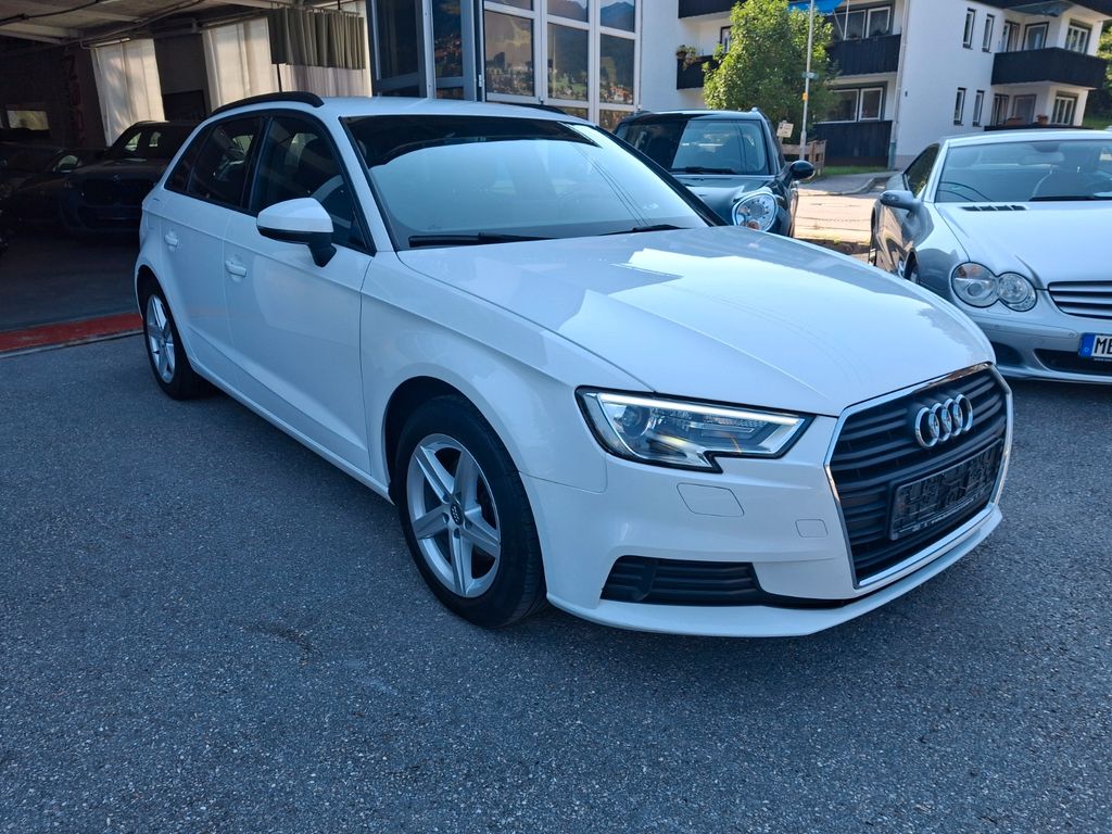 Audi A3 Sportback 30 TFSI basis Xenon Navi