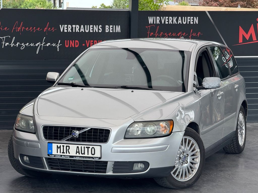 Bild des Angebotes Volvo V50 Kombi D5 Momentum