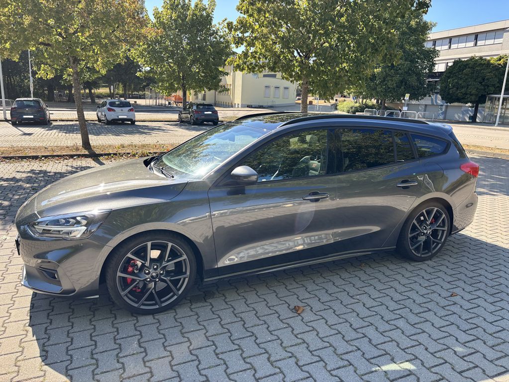 Ford Focus EcoBoost ST, div. Pakete, Pano, AHK
