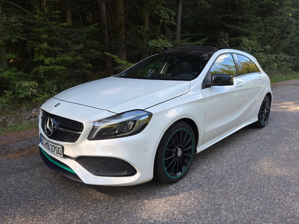 Bild des Angebotes Mercedes-Benz A 200 AMG Edition CarPlay LED Pano Kamera Voll