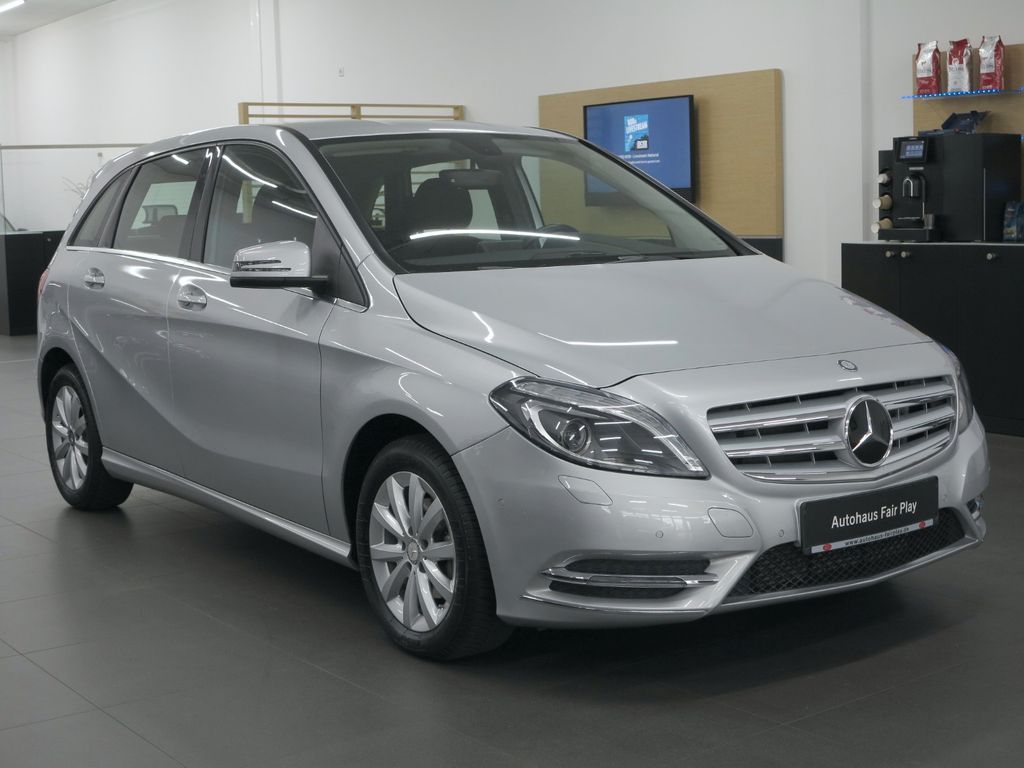 Bild des Angebotes Mercedes-Benz B 180 Aut. BI-XENON/NAVI/31630KM/AHK/UNFALLFREI!