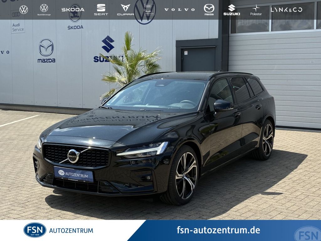 Bild des Angebotes Volvo V60 B4 Ultra Dark B&W Pano 360°