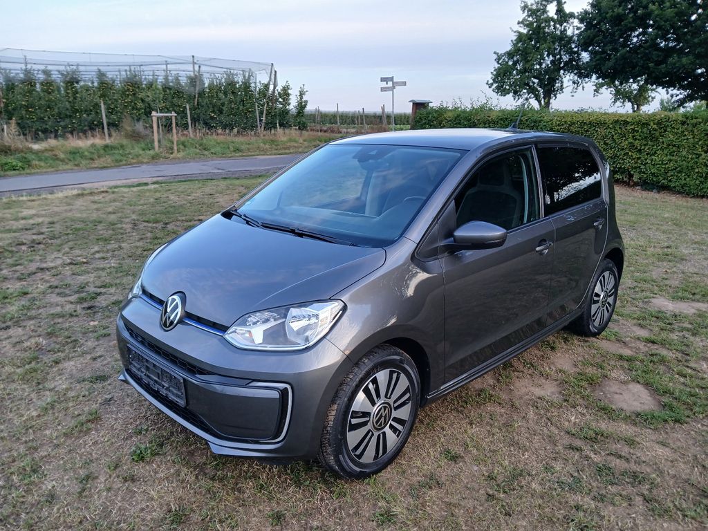 Bild des Angebotes Volkswagen e-up! Style Plus, CCS, Batteriepass 93,6 %, DAB+