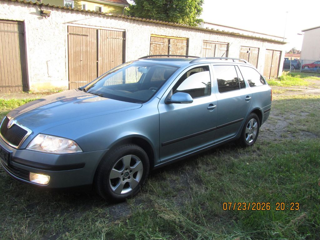 Bild des Angebotes Skoda Octavia Combi 1.6 MPI; Modell 2009