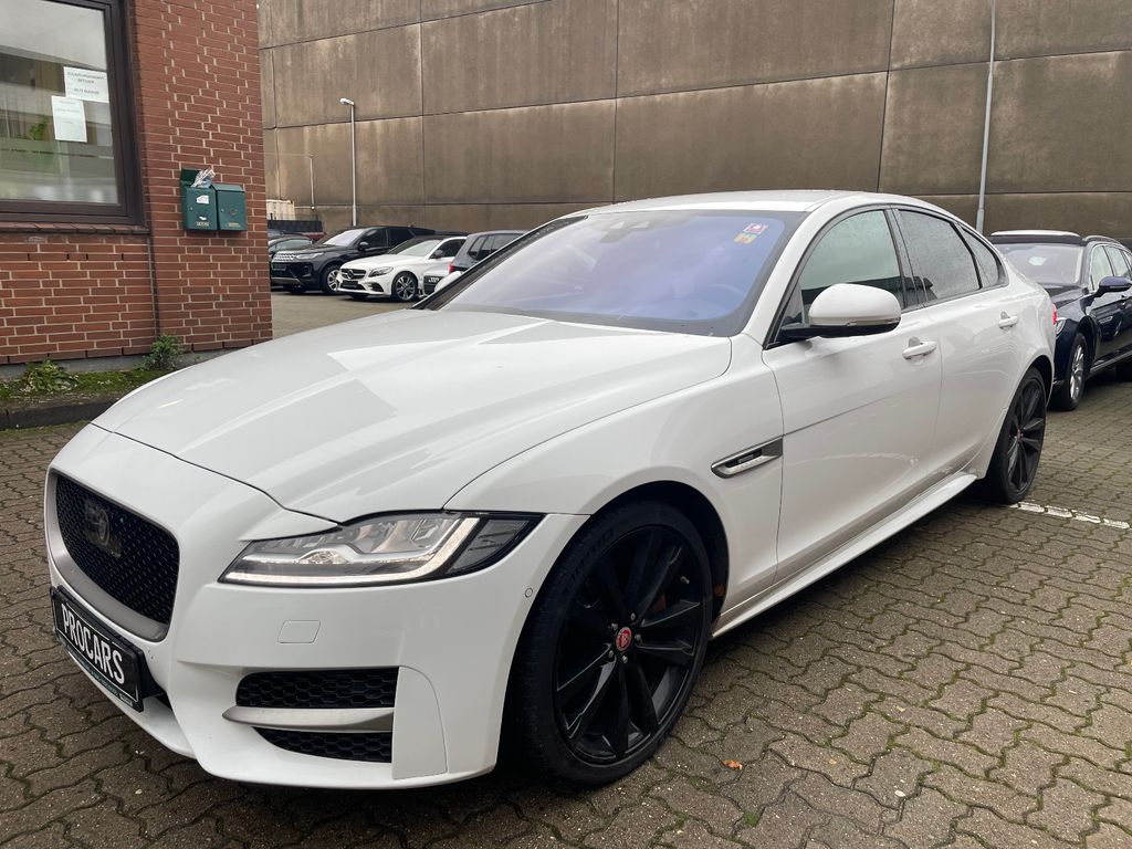 Bild des Angebotes Jaguar XF 30d 300PS R-Sport Aut.*HEAD-UP*DIGITALTACHO