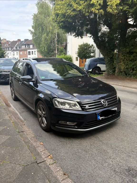Bild des Angebotes Volkswagen Passat Variant 2.0 BlueTDI DSG R-Line Varian...