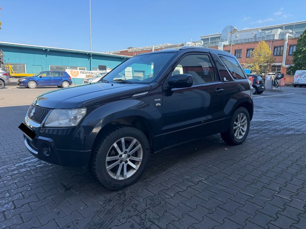 Suzuki Vitara Black WHITE