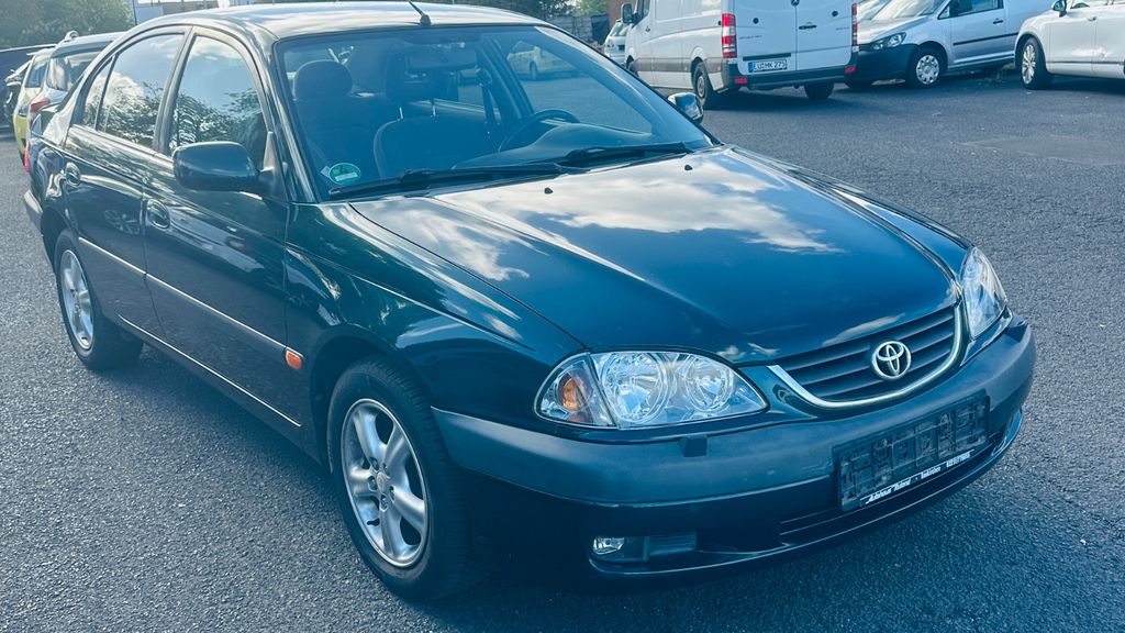 Toyota Avensis 2.0 linea sol Auto Klima MFL LMF TÜV Neu