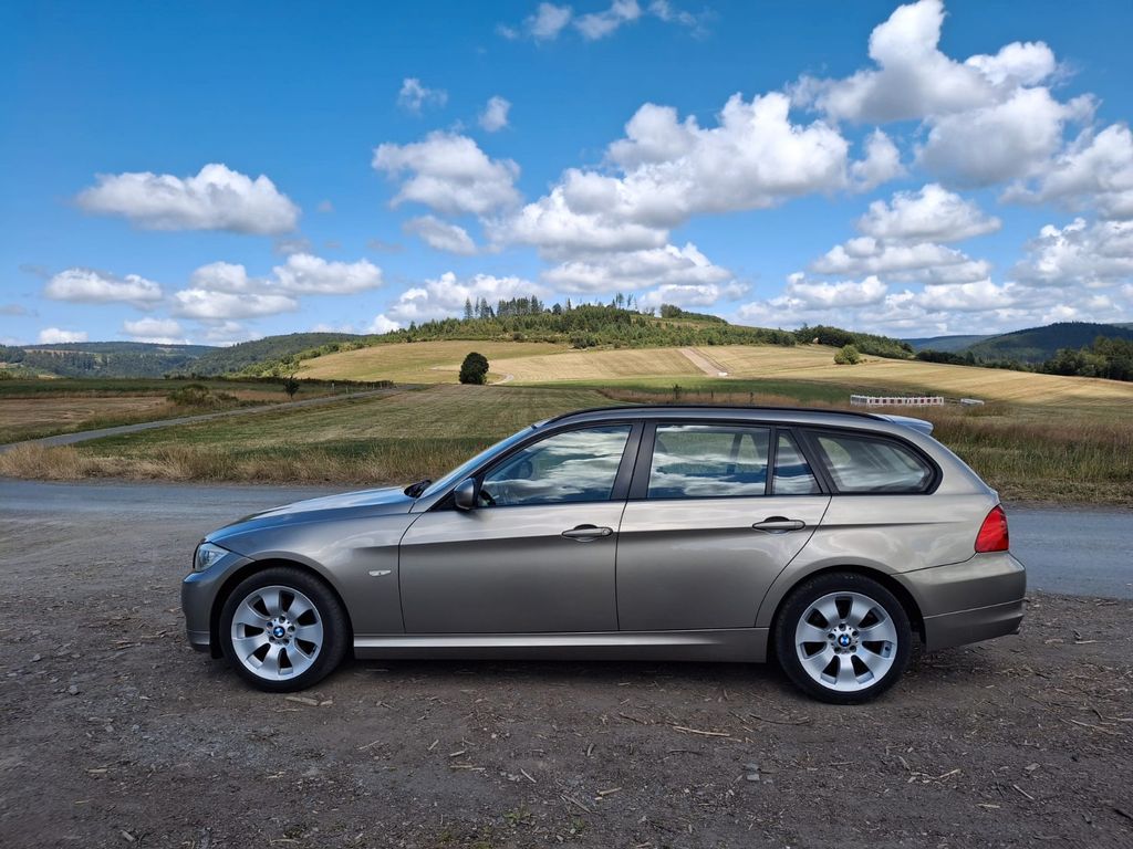 Bild des Angebotes BMW 320d Touring -