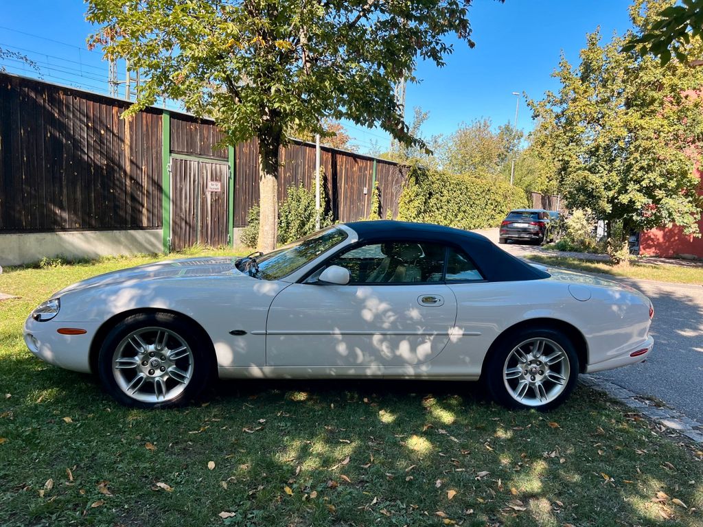 Bild des Angebotes Jaguar XK8 Cabriolet, gepflegter Klassiker 107.000km!