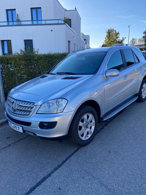 Bild des Angebotes Mercedes-Benz ML 320 CDI 4MATIC  LEDER AIRMATIC