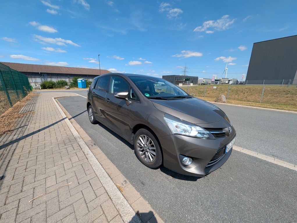 Bild des Angebotes Toyota Verso 8 fach bereift, Scheckheft