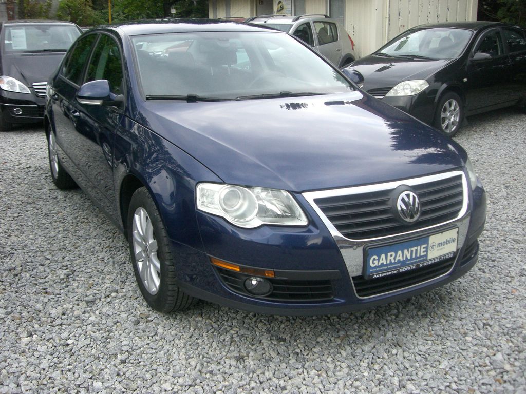 Bild des Angebotes Volkswagen Passat Lim. Trendline 2.Hand,Klimaaut.&Sitzhzg.