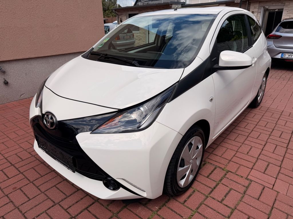 Bild des Angebotes Toyota Aygo AYGO x-play ERST 5600KM+AUT+KLIMA+SITZH