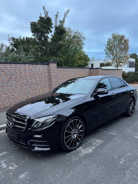 Bild des Angebotes Mercedes-Benz 220 4 MATIC AMG-STYLE