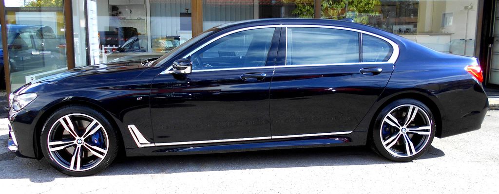 Bild des Angebotes BMW 750 L d xDrive*VOLLAUSSTATTUNG*TOP ZUSTAND*