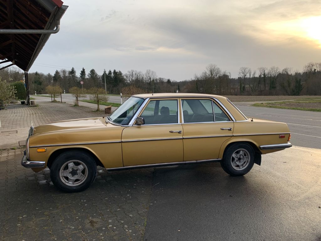 Bild des Angebotes Mercedes-Benz Mercedes Benz W115 Strich 8 240D 3,0l H Oldtimer