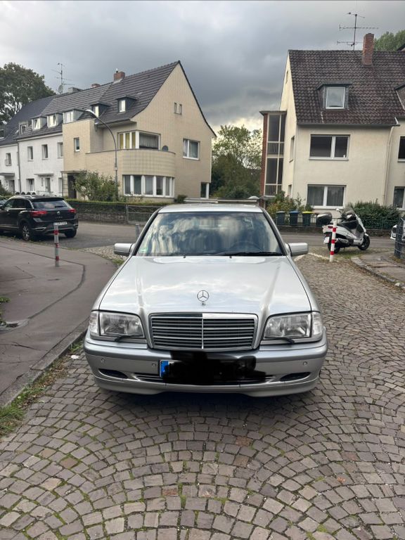 Bild des Angebotes Mercedes-Benz 240
