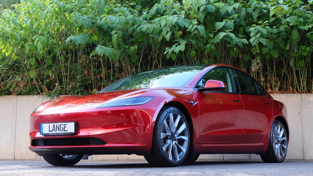 Bild des Angebotes Tesla Model 3 Long Range Dual Motor AWD, AHK, LM 19"