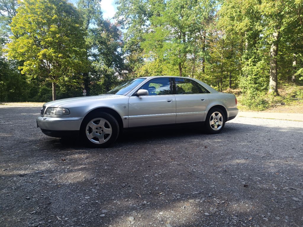 Audi A8 4.2 quattro Tiptronic - Gasanlage LPG ICOM