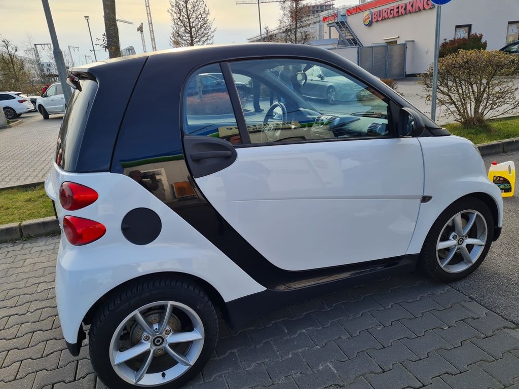 Bild des Angebotes Smart ForTwo coupé 1.0 45kW mhd white limited whit...