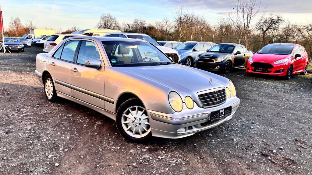 Bild des Angebotes Mercedes-Benz E 240 ELEGANCE