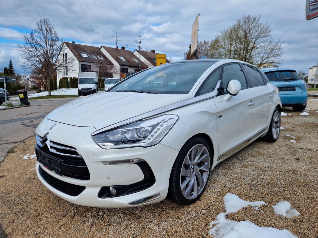 Bild des Angebotes Citroën DS5 SportChic Hybrid4 ALLRAD/HEAD-UP/LEDER/PAN.