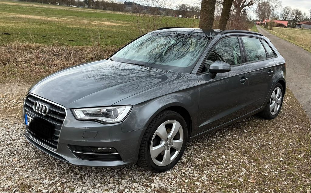 Bild des Angebotes Audi A3 1.6 TDI Automatik,Navi,Scheckheftgepfl.,AHK,