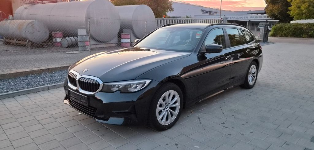 Bild des Angebotes BMW 318 d Touring Advantage LED Leder AHK 1.Hand