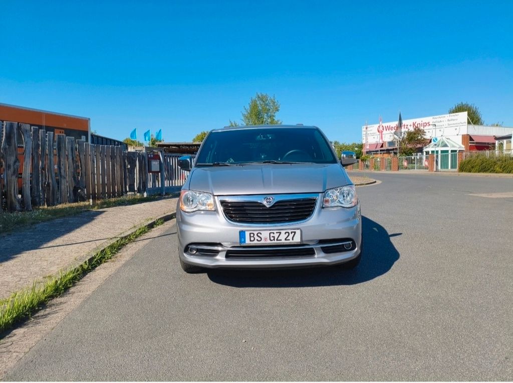Lancia Voyager 2.8 MultiJet 16v S Automatik S