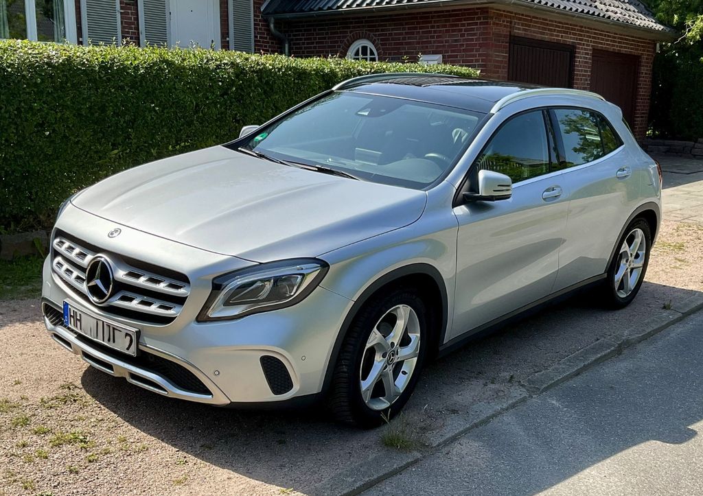 Bild des Angebotes Mercedes-Benz GLA 180 DCT | EZ 01/2019 | 49tkm | Panoramadach