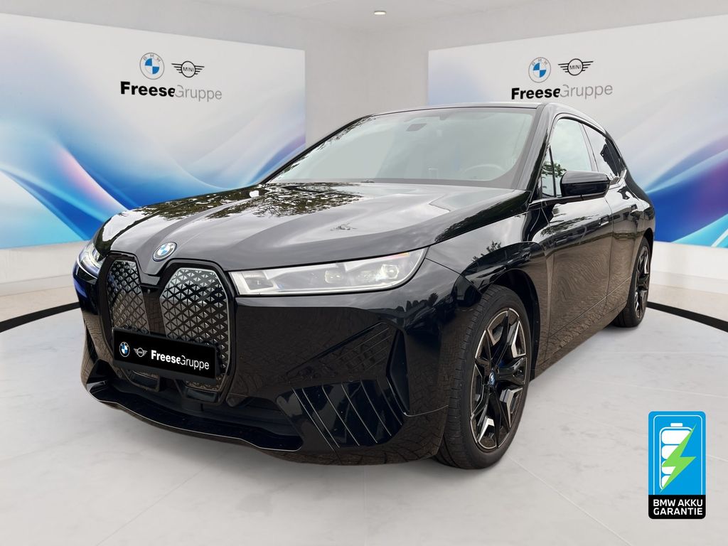 Bild des Angebotes BMW iX xDrive40 AHK Laser 360° HEAD-UP SITZBELÜFT BT
