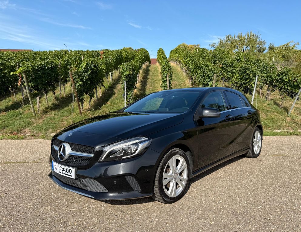 Bild des Angebotes Mercedes-Benz A 220 d / Unfallfrei/ R.Kamera/ Scheckheftgepfl.