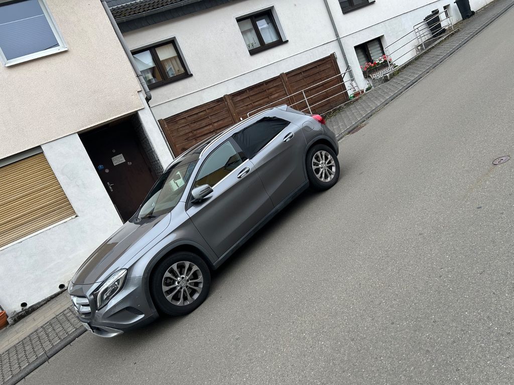 Bild des Angebotes Mercedes-Benz GLA 250 4MATIC DCT Edition 1