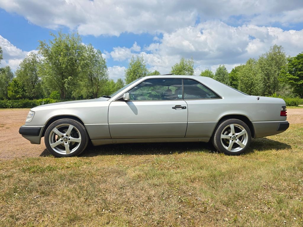 Bild des Angebotes Mercedes-Benz 230 CE AUTOM. / W 124 C / TÜV NEU!!!