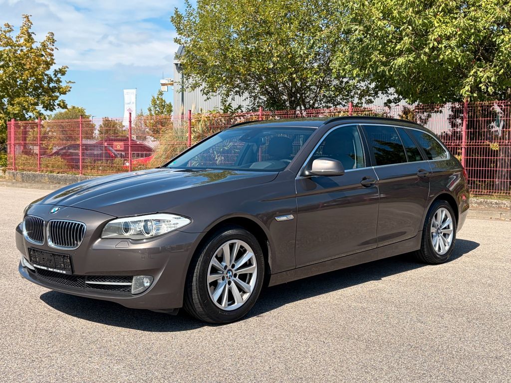 Bild des Angebotes BMW 520d Touring *AHK*HeadUp*SHZ*PDC*Zimt*Scheckheft