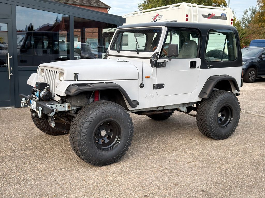 Jeep Wrangler 4.0 YJ Verzinkter Rahmen Neu aufgebaut