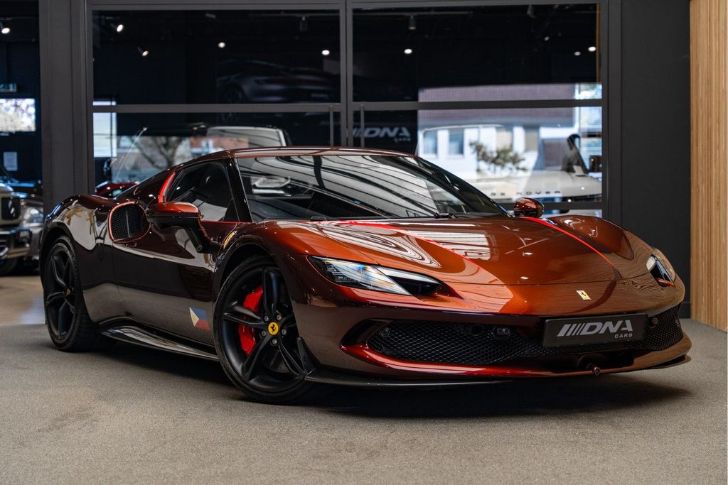 Bild des Angebotes Ferrari 296 GTB TAILOR MADE CAVALCADE EDITION 3.0 V6 Pai