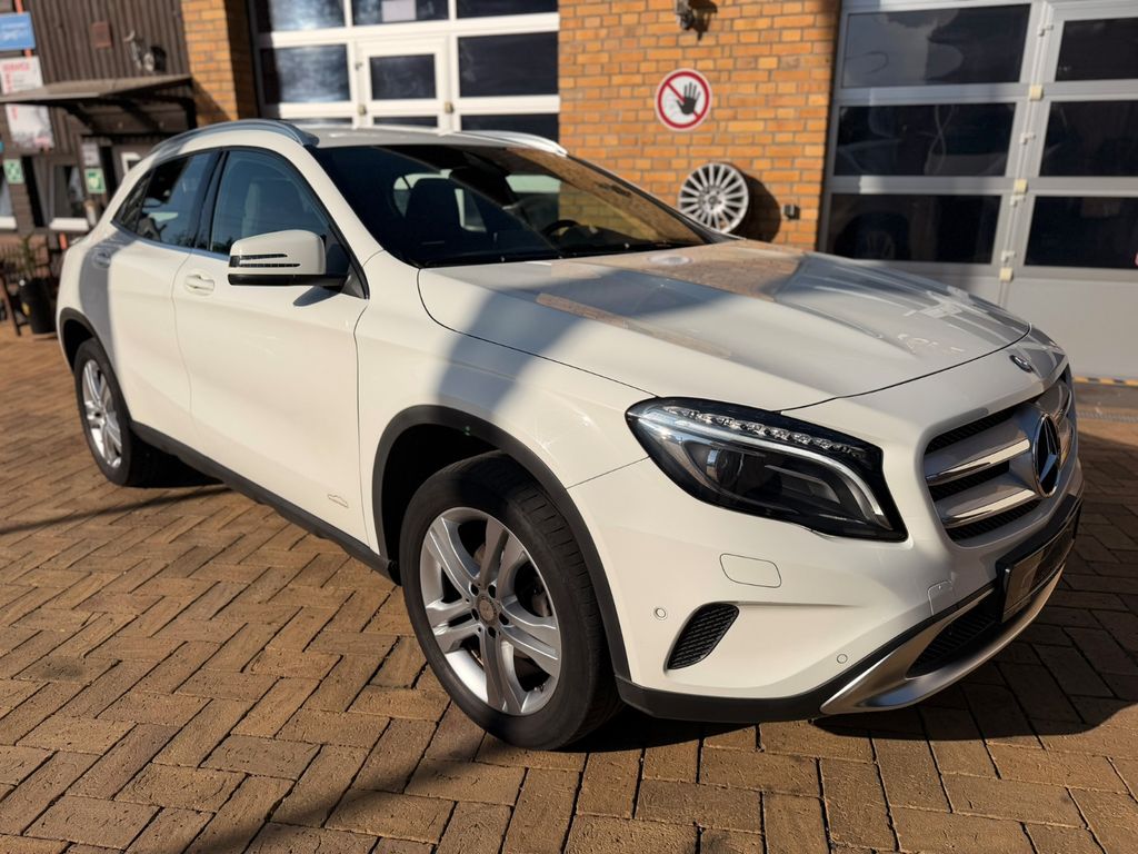 Bild des Angebotes Mercedes-Benz GLA 180 Score BiXenon Navigation PDC Teilleder