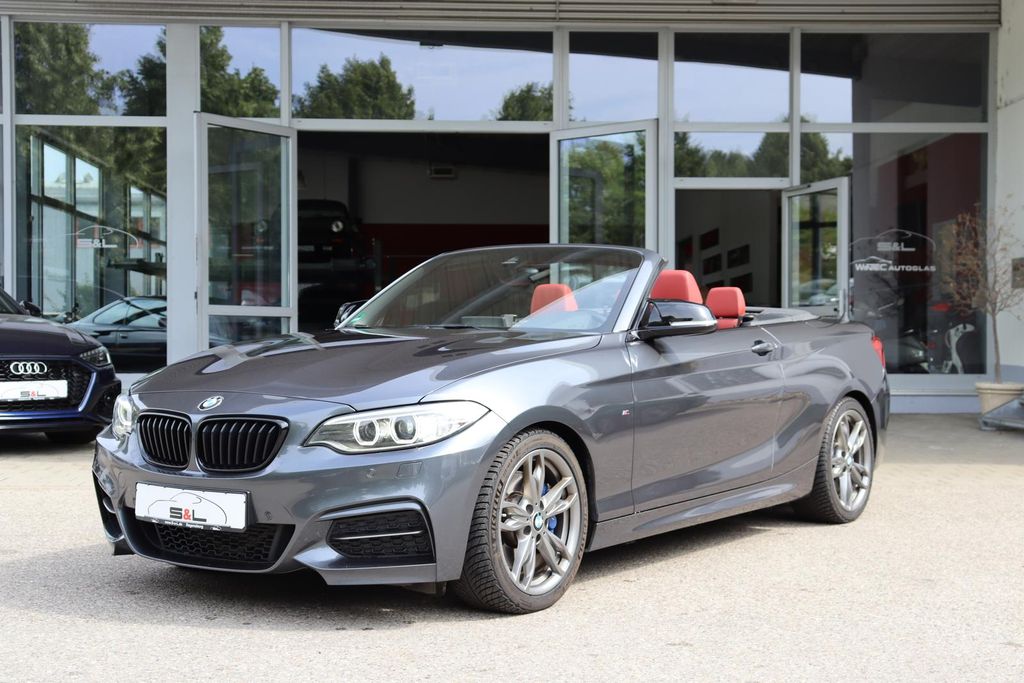 Bild des Angebotes BMW M235i Cabrio NaviProf/ Leder/ HK /Kamera/ Xenon