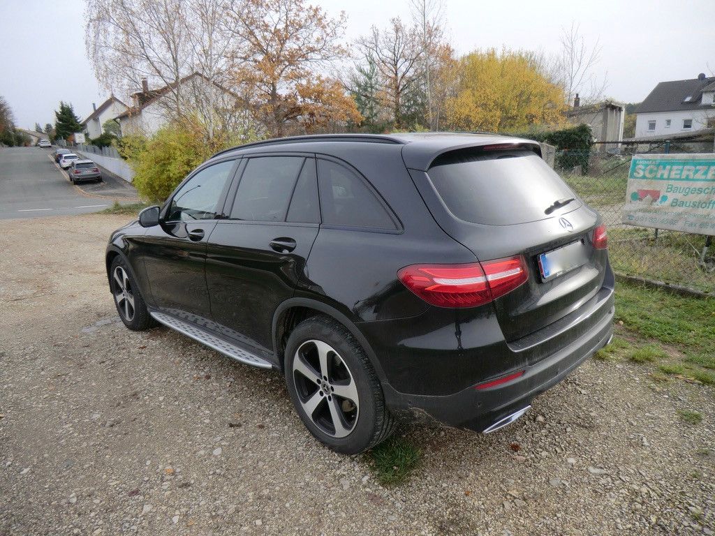 Bild des Angebotes Mercedes-Benz GLC 220 d 4MATIC Autom. AMG Line Panoramadach,