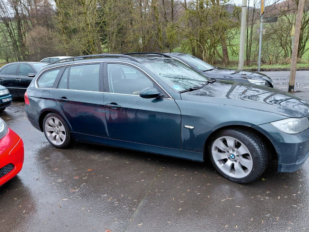 Bild des Angebotes BMW 325i Touring -