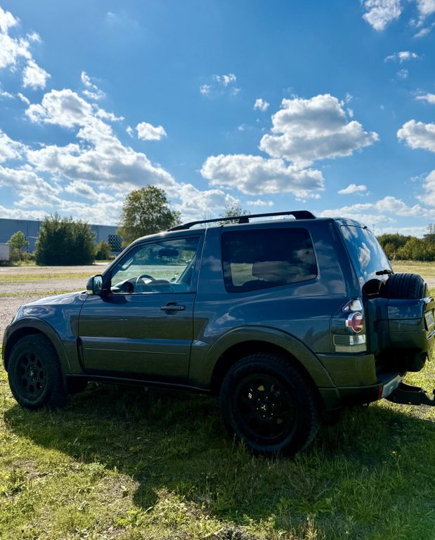 Mitsubishi Pajero 3,2 DI-D 4WD Final Edition Automatik ...