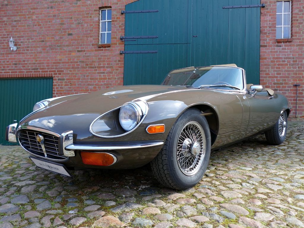 Bild des Angebotes Jaguar E-Type V12 Roadster in sable brown