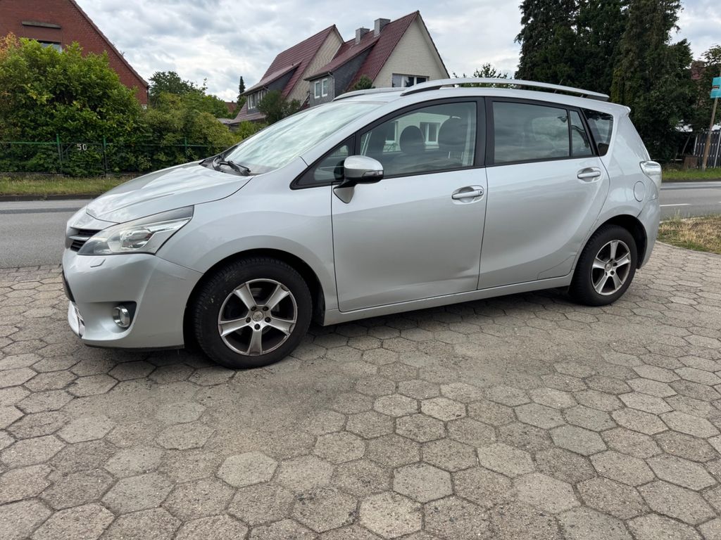Bild des Angebotes Toyota Verso 2.0 D-4D 7-Sitzer *Navi+Kamera+Alu
