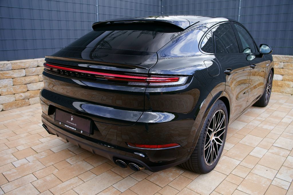 Bild des Angebotes Porsche Cayenne Coupe E-Hybrid Black Edition RED/BLACK