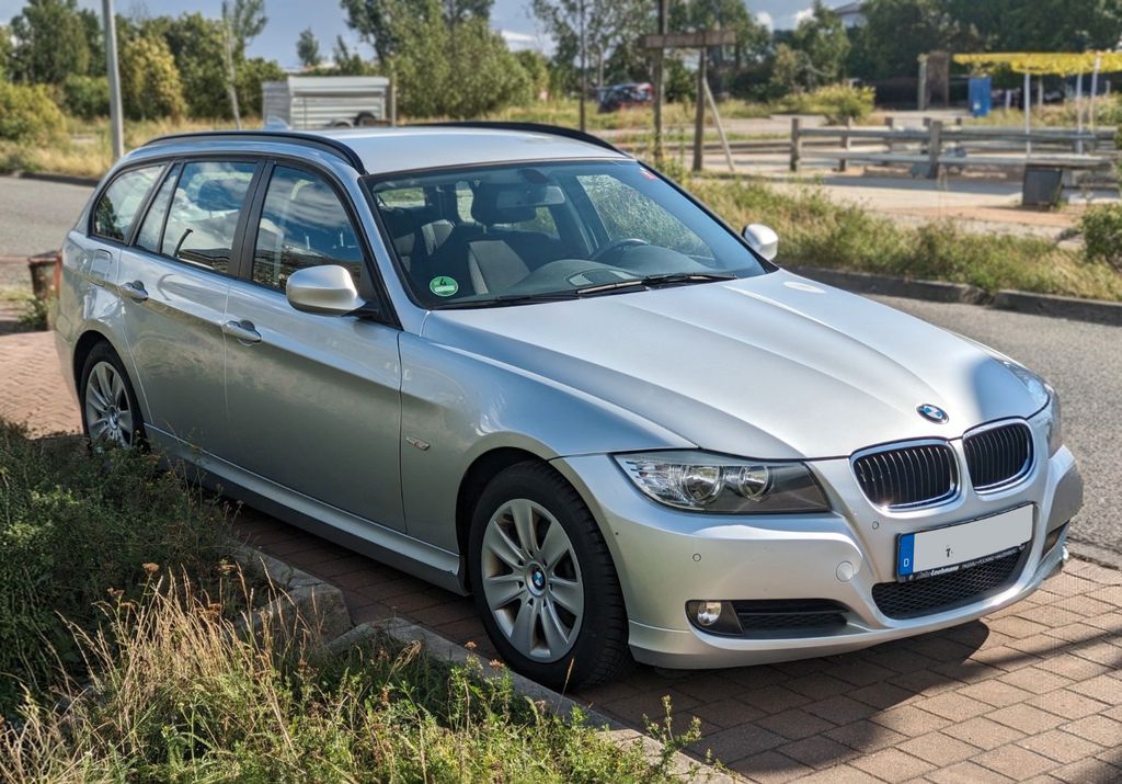 Bild des Angebotes BMW 318i Touring Efficient Dynamics - mit Zubehör