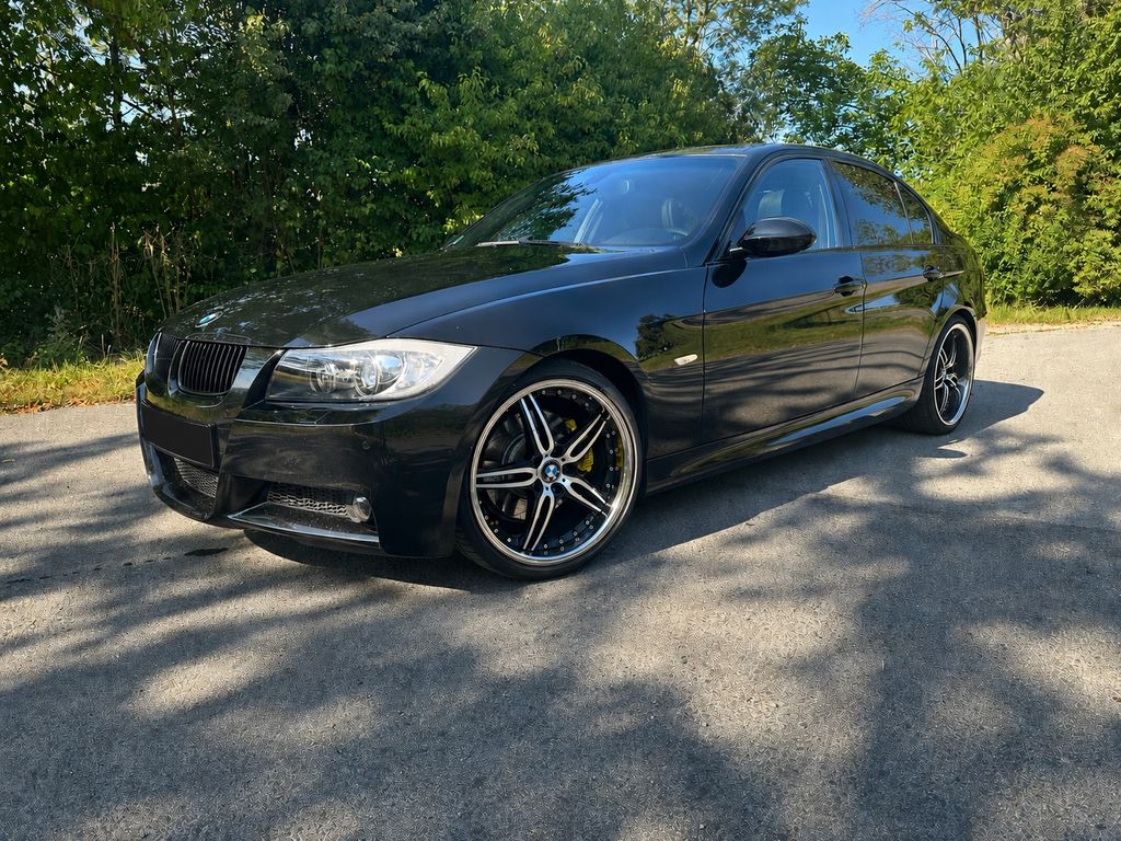 Bild des Angebotes BMW 330i M Paket