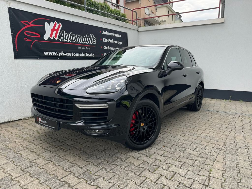 Bild des Angebotes Porsche Cayenne Turbo/LEDER/PDC/LUFT/BOSE/NAVI