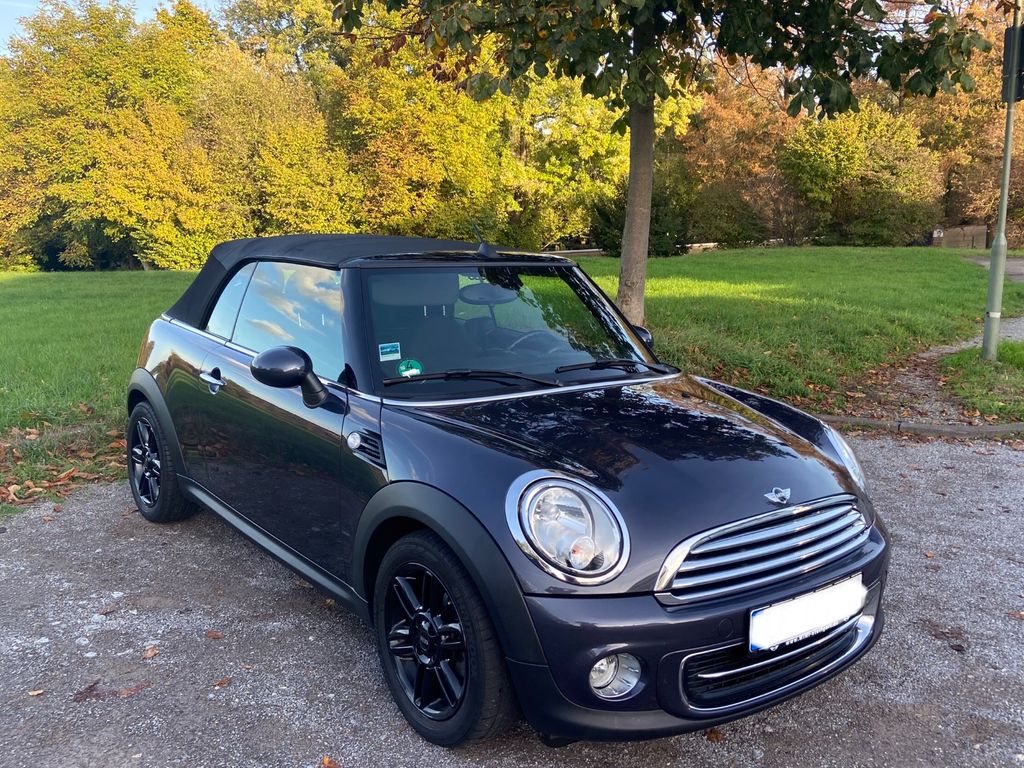 Bild des Angebotes MINI Cabrio mit toller Farbe & schwarzen Felgen